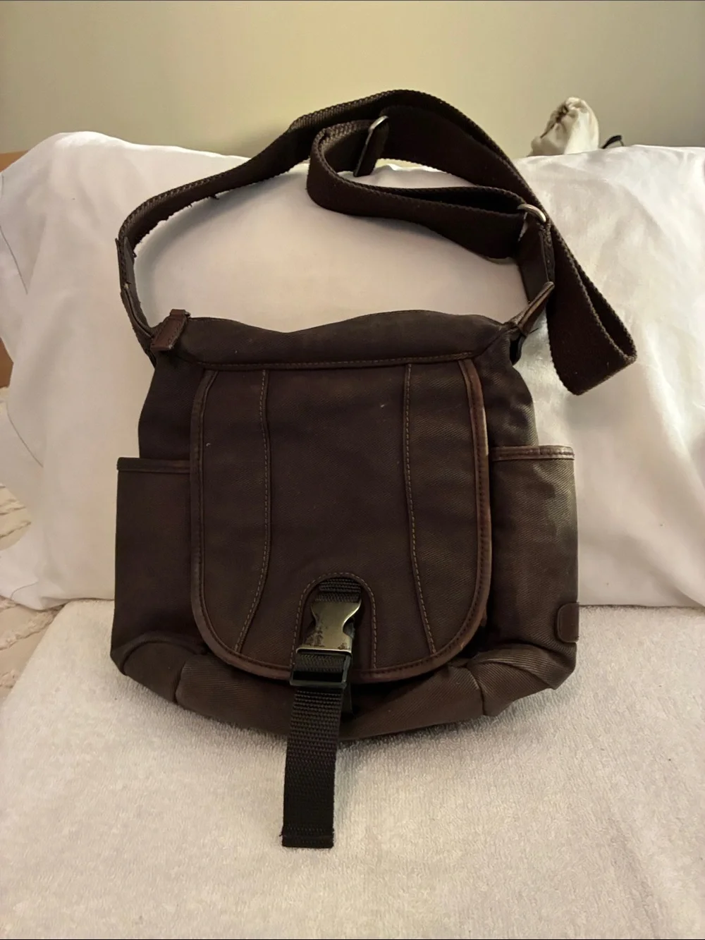 Ellington Vintage Men’sBrown Canvas Crossbody/Shoulder Bag Casual Everyday Carry